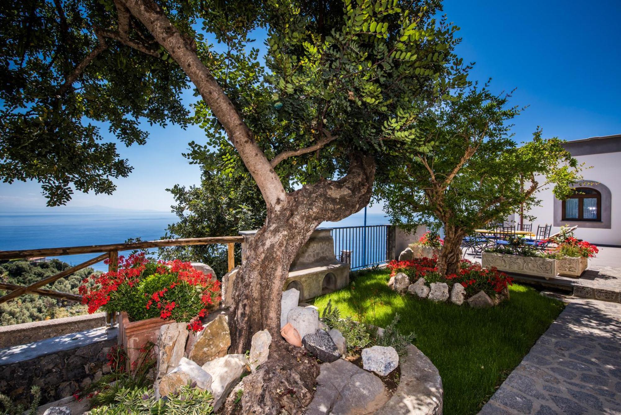 Le Contrade By Sosore Holiday Homes -Amalfi Coast Фуроре Экстерьер фото
