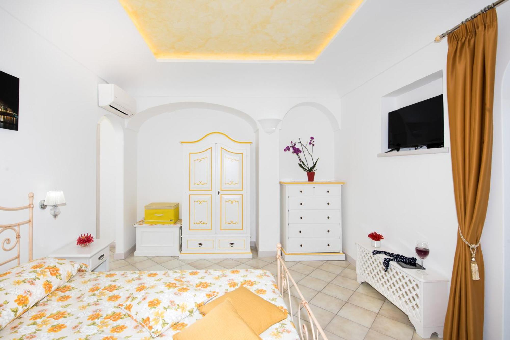 Le Contrade By Sosore Holiday Homes -Amalfi Coast Фуроре Экстерьер фото